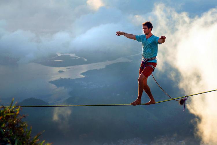 Extreme Walk by Brian Mosby on a Tightrope Rio de Janeiro Somaliwatch